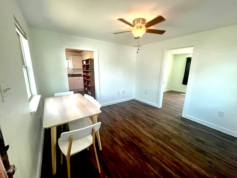 Comes with a 4 seater dining table (optional) for free. Living/dining room combo!