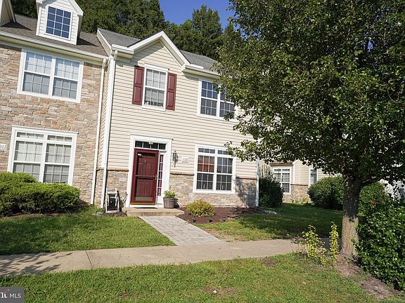 3rd image of 108 Black Duck Ct