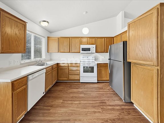 3rd image of 1452 S Stoker Ln