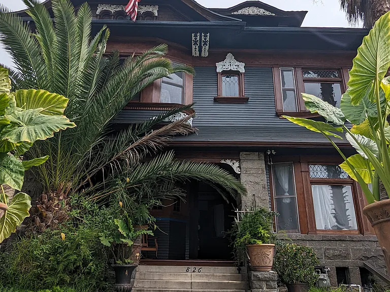 826 S Burlington Ave — Photo 15