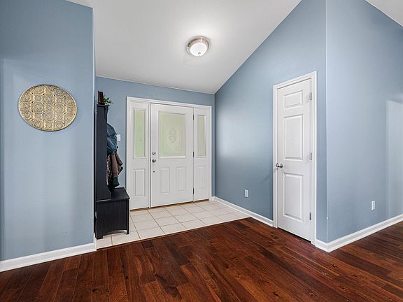 5th image of 1032 Golden Hills Dr