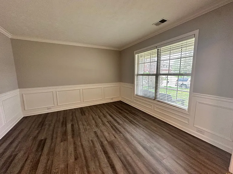9215 Eminence Ct — Photo 3