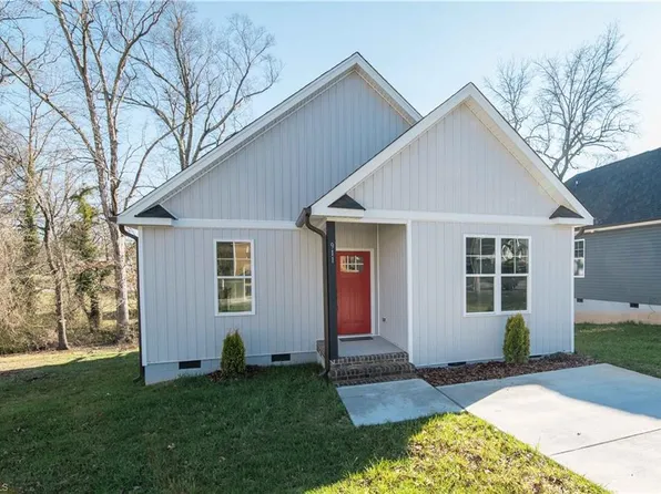 911 Franklin St, Thomasville, NC 27360