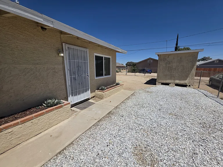 16572 Live Oak St #C — Photo 13
