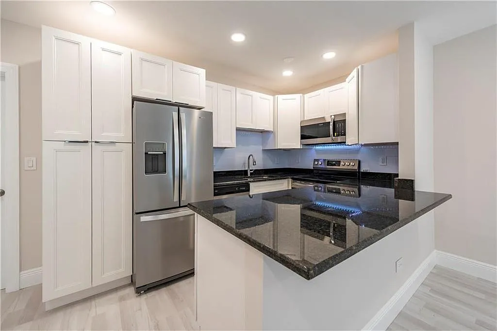 1 bed, 1.0 bath, 600 sqft, $1,995 — Photo 1