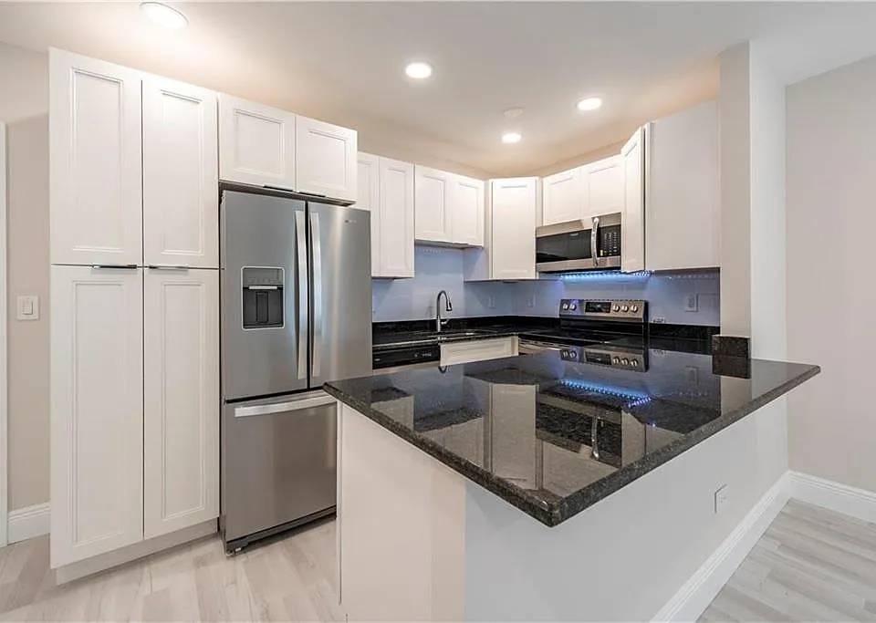 628 NE 8th Ave #4