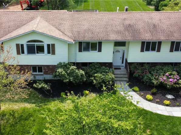 416 Pleasant Ridge Road, Poughquag, NY 12570