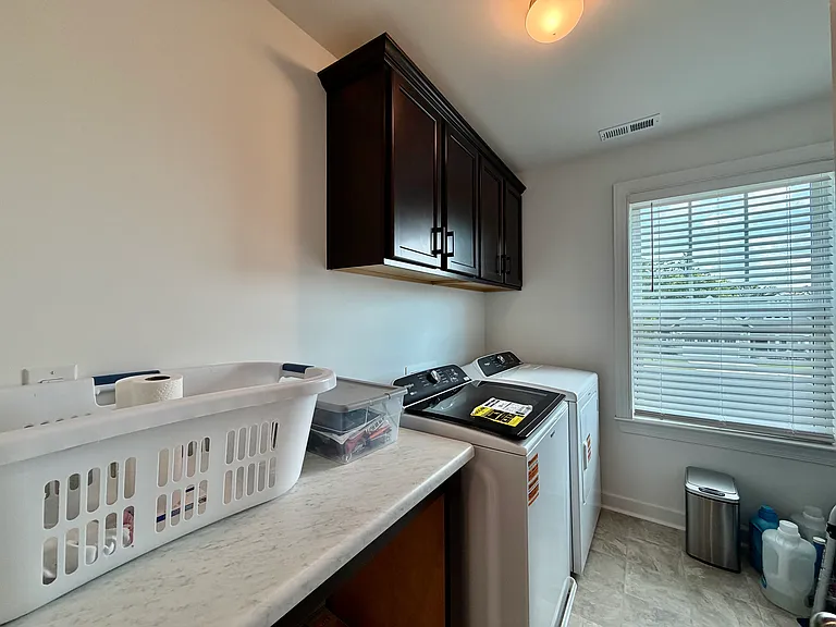 911 Cypress Point Ln — Photo 32