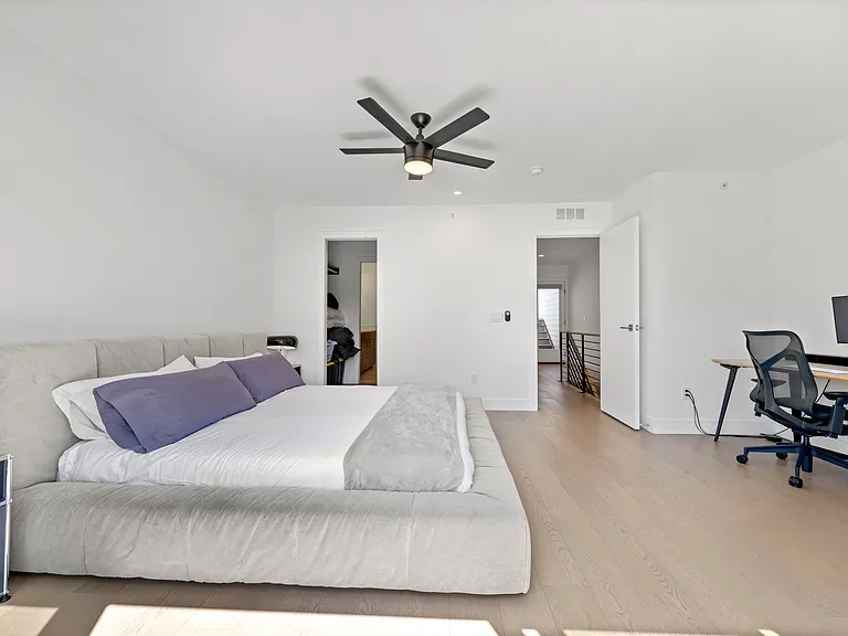 2457 Walnut St — Photo 19