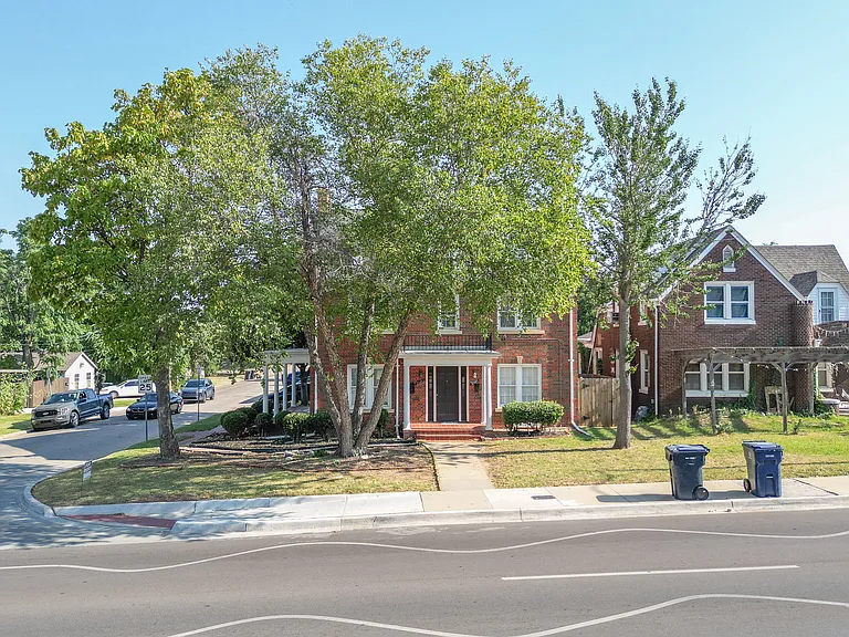 2547 SW 23rd St #UPPER — Photo 5