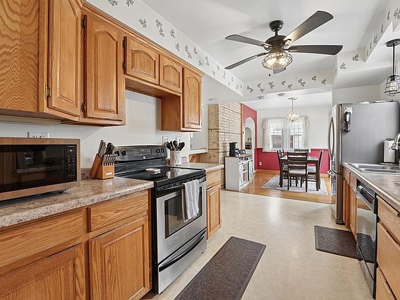 4th image of 315 Ave D