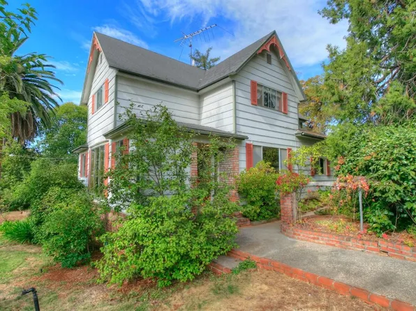 209 Foresthill Ave, Auburn, CA 95603