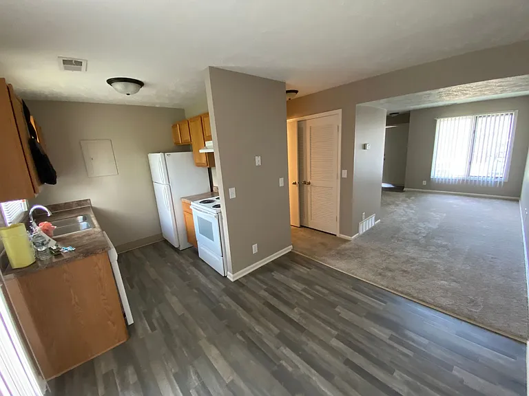 Southdale Square Apartments — Photo 266