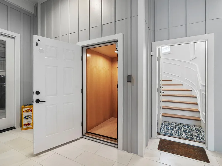 1026 Lillian Ln — Photo 12
