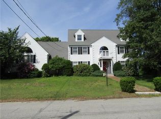 10 Gladding Dr, Cumberland, RI 02864