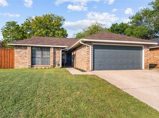 5322 Pocassett Dr, Arlington, TX 76018