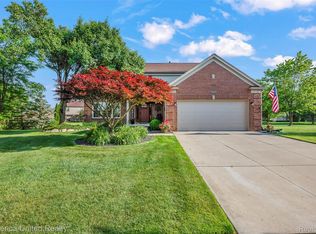 46998 Sherwood Ct, Canton, MI 48188