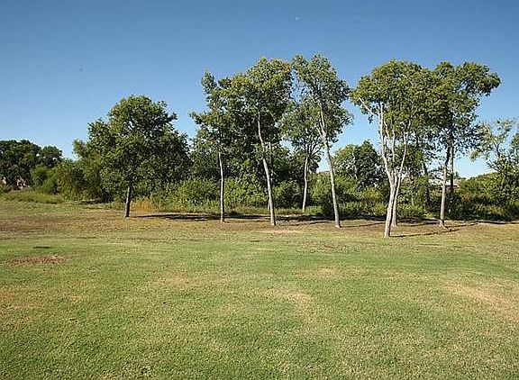 3rd image of 1905 Hedge Maple Dr