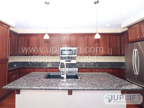 3rd image of 743 Almond Rd