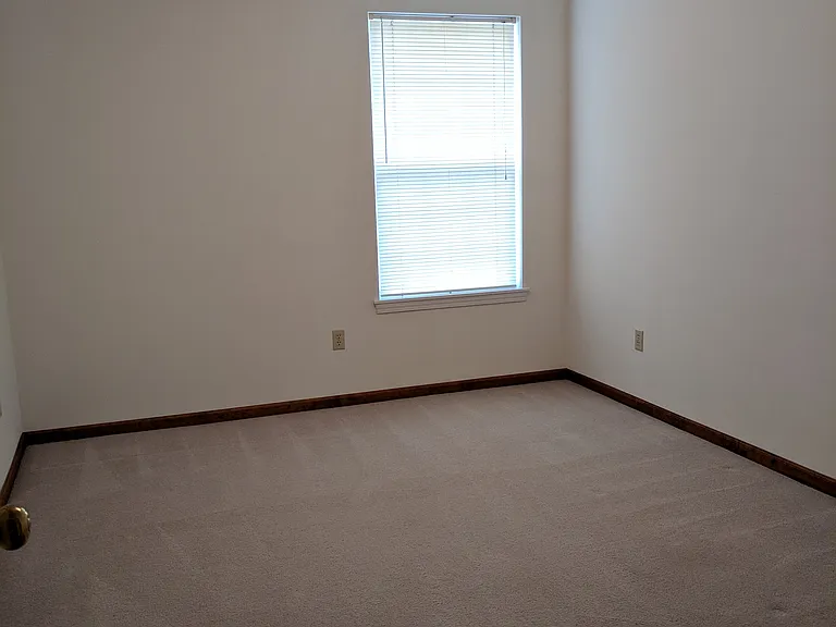 2807 Melody Ln — Photo 17