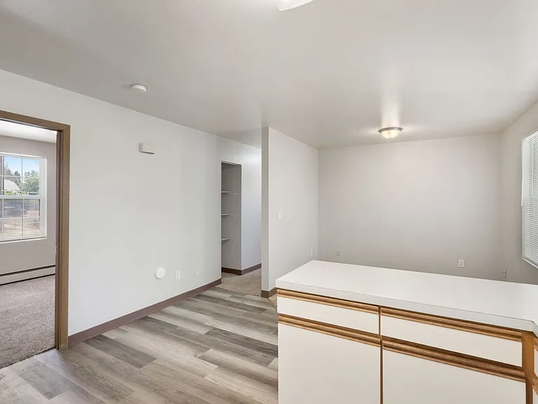 1919 11th Ave — Photo 12