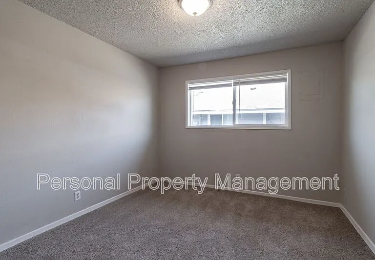 932 NE 86th St — Photo 11