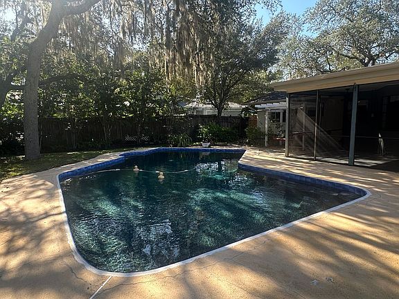 2nd image of 604 Water Oak Ln