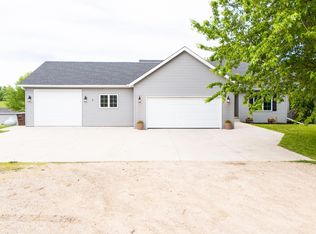 71187 240th St, Dassel, MN 55325