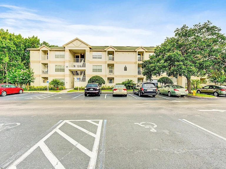 The Club at Sugar Mill Apartments — Photo 24