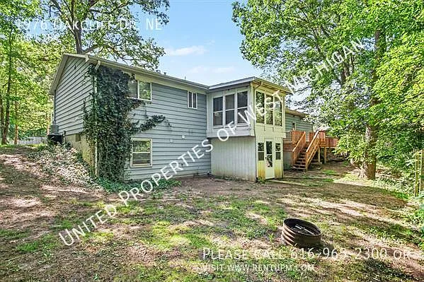 1976 Oakcliff Dr NE — Photo 15