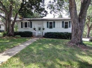 5640 Newton St, Overland Park, KS 66202