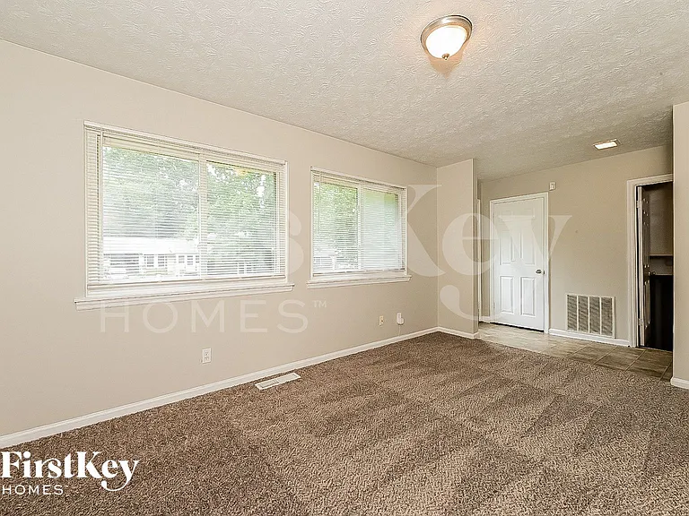 9075 Gatewood Dr — Photo 12
