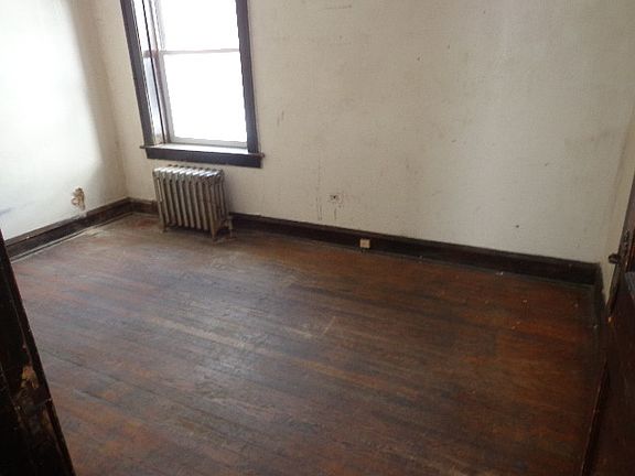 5th image of 153 E Kensington Ave