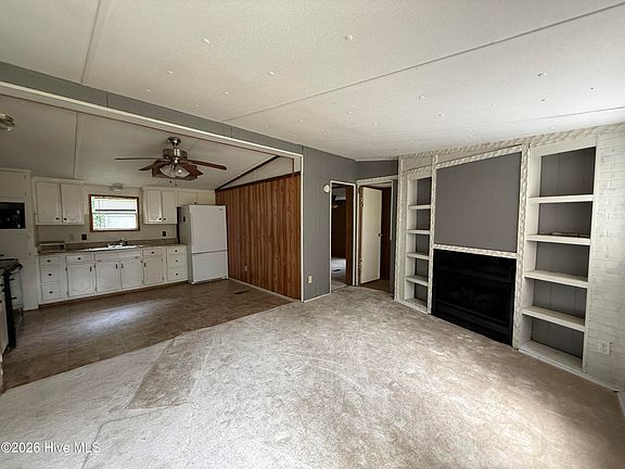 5th image of 424 White Oak Drive