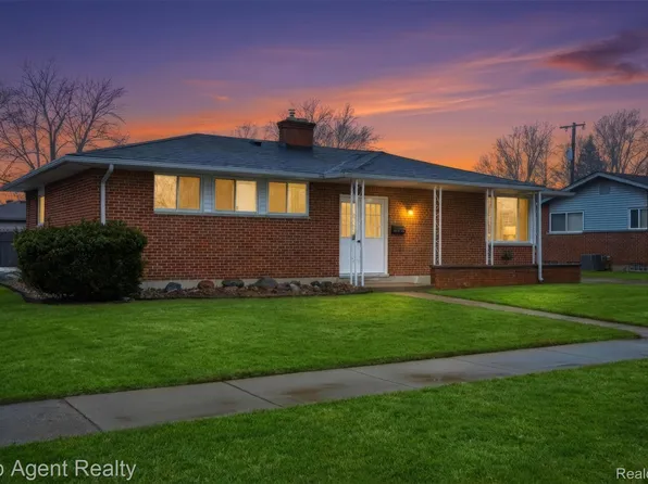 36403 Woodingham St, Clinton Township, MI 48035