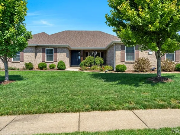 2211 Blue Lake Dr, Wentzville, MO 63385