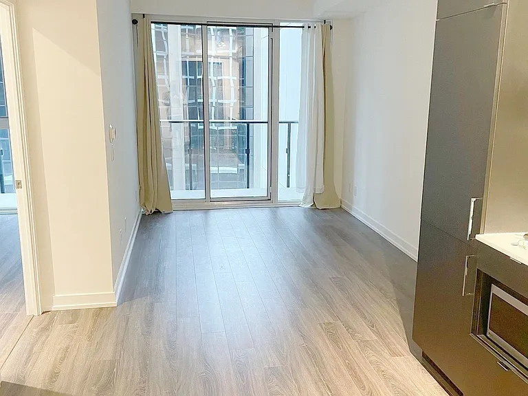 20 Edward St #610 — Photo 3