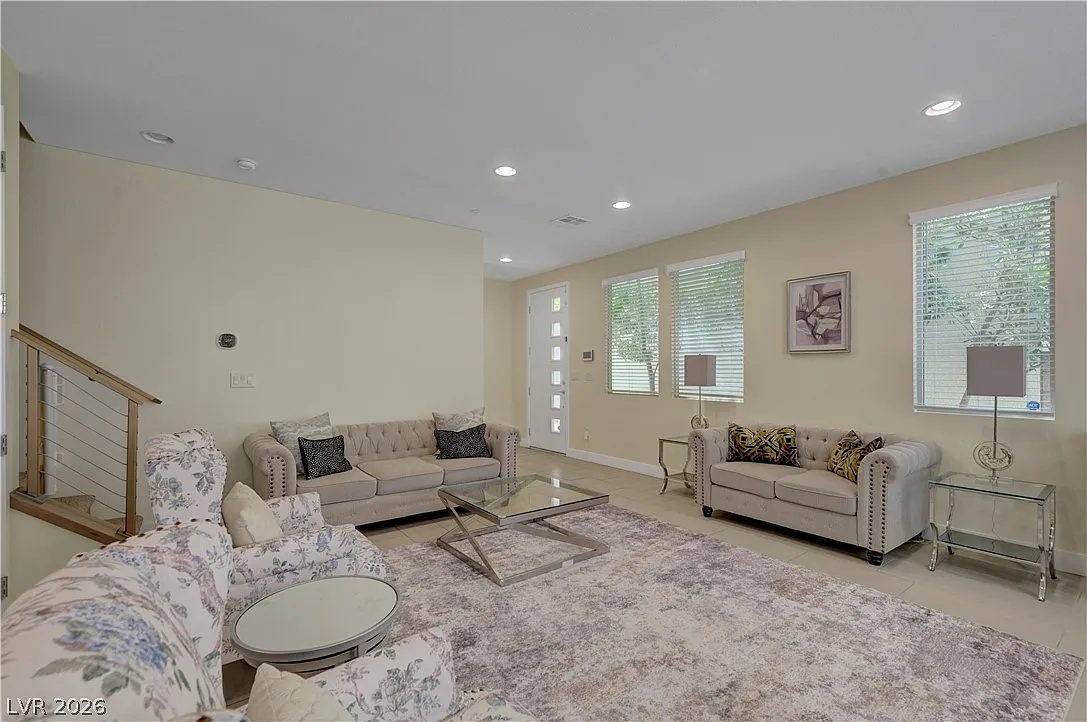 3 bed, 2.5 bath, 2298 sqft, $3,900 — Photo 4
