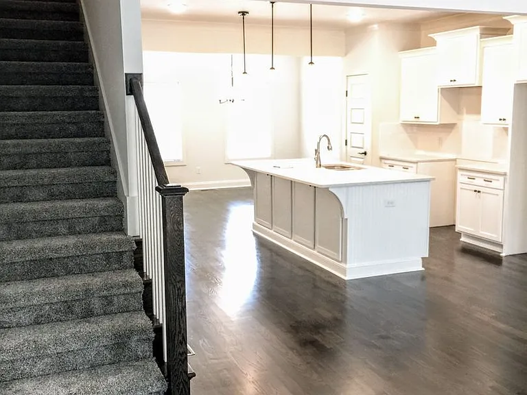 8100 Lenox Creekside Dr #5 — Photo 4