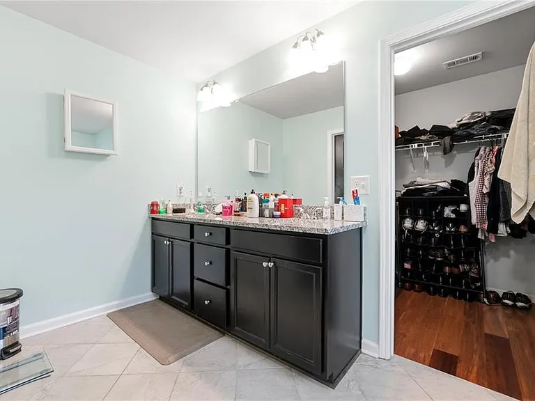 268 Oak Rd — Photo 16