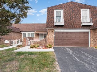 17W754 Standish Ln, Villa Park, IL
