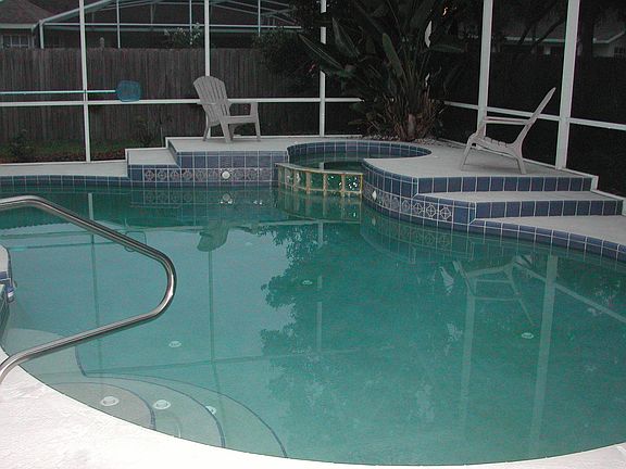 Pool & Jacuzzi