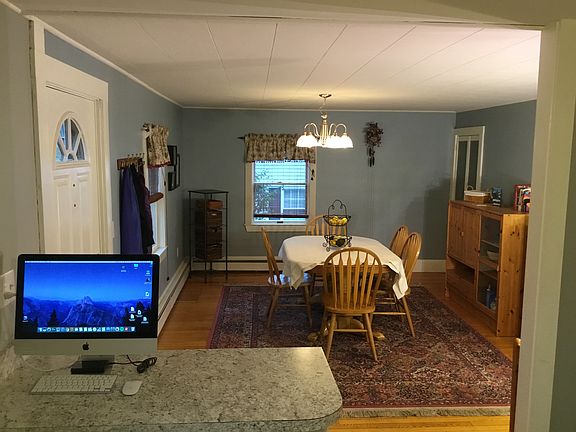 Dining Area w/pantry