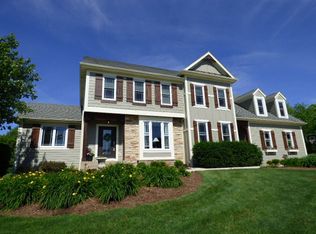 6N788 Brookhaven Ln, Saint Charles, IL 60175