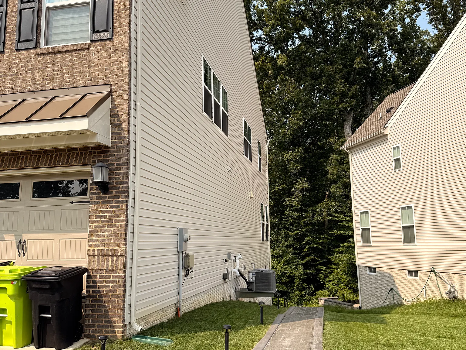2 bed, 1200 sqft, $1,800 — Photo 1