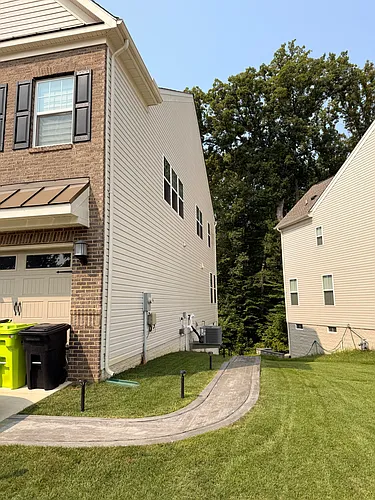 9550 Sanger St Photo 1