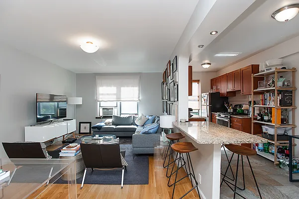 Rented by Emor Management Inc. | media 24