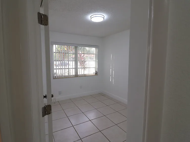 17045 NW 87th Ave — Photo 17