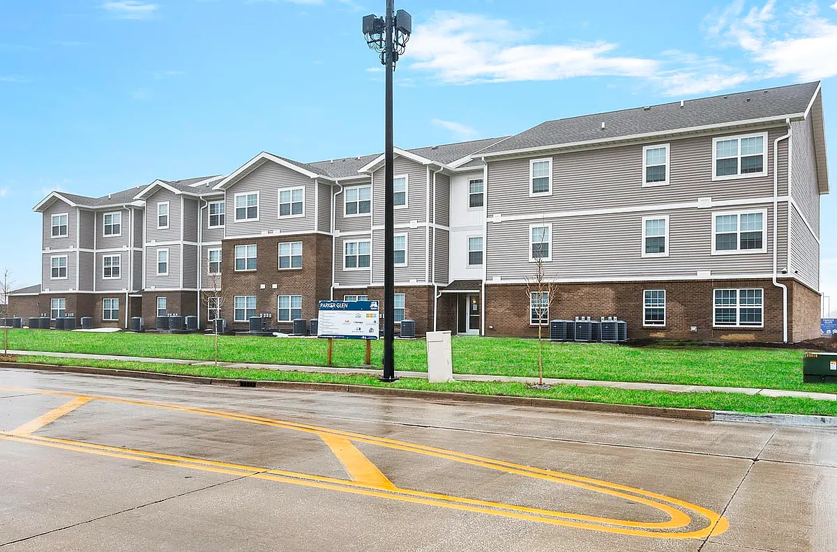 Building Photo - Parker Glen