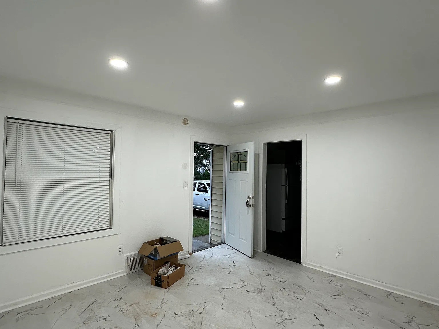 3 bed, 687 sqft, $1,500 — Photo 3